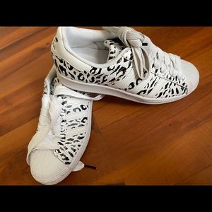 Cheetah Adidas all-star sneakers!